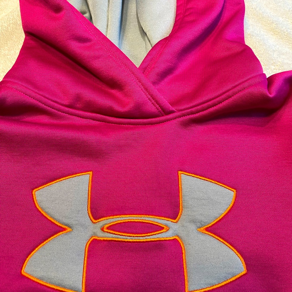 Under Armour Hooded Sweatshirt. Girls YMD.